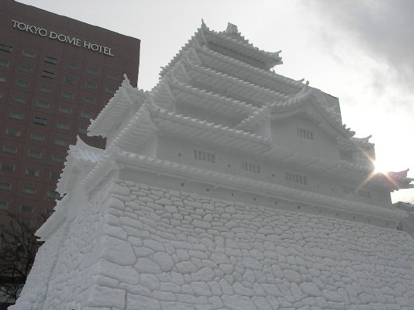 鶴ヶ城の大雪像